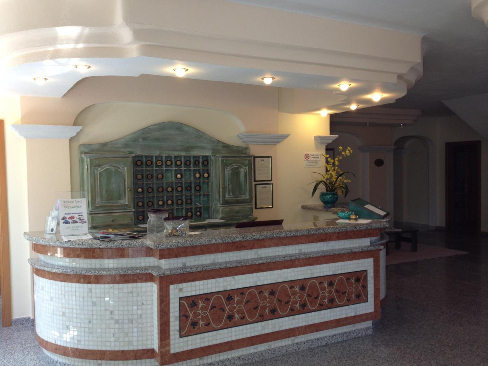 Residence Marina Palace オロゼーイ エクステリア 写真